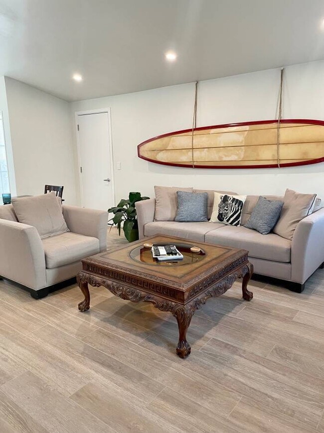 Photo - North Clairemont - Private Primary Suite & Outdoor Patio, Utilities Included Unidad D