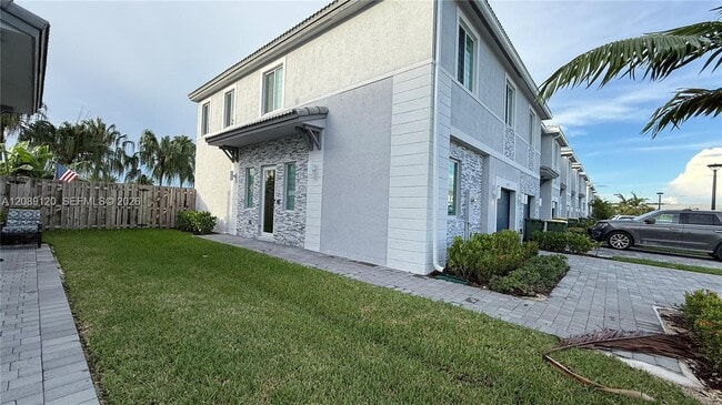 679 SE 13th Street Cir