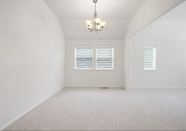 Photo - 3204 S Johnson Pl