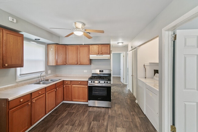 Photo - 444 W Hickory St