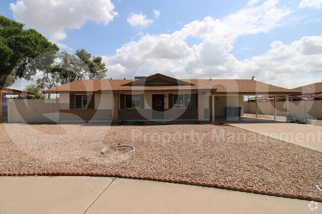 Building Photo - 1215 E Geneva Dr Rental