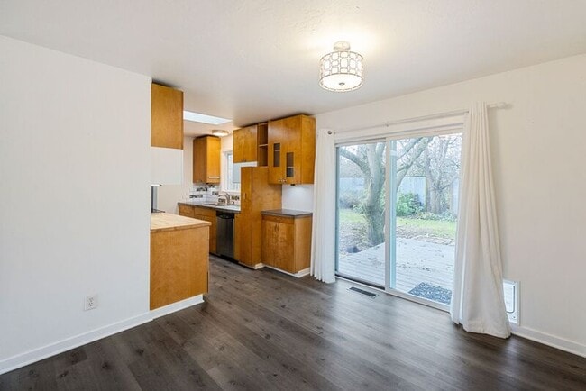 Photo - 8715 N Washburne Ave