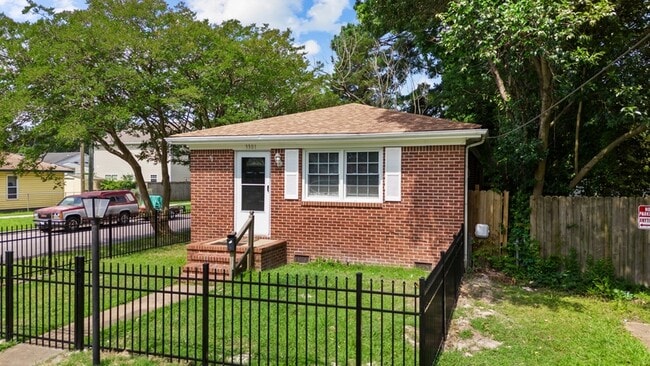 Photo - 3301 Marne Ave