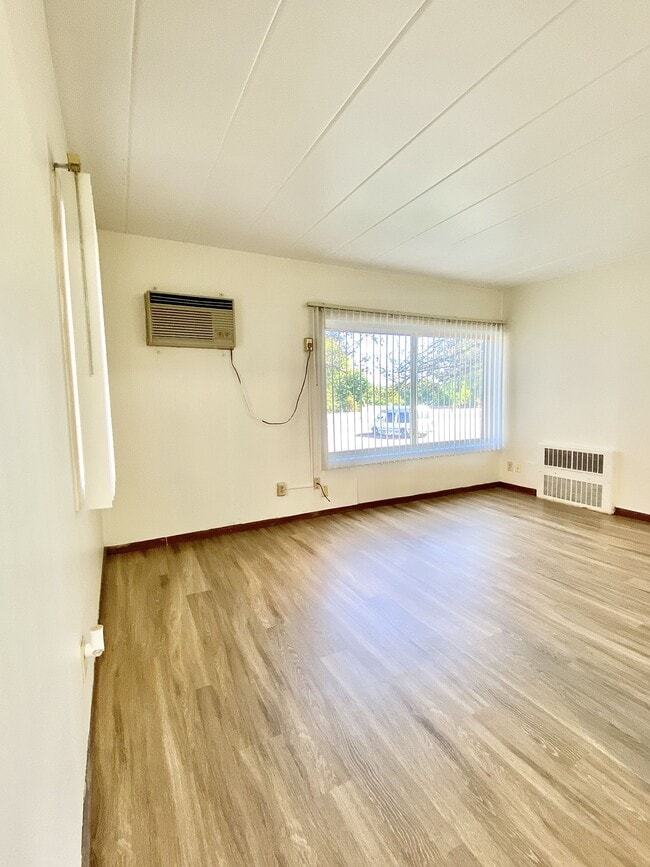 Robinwood Apartments