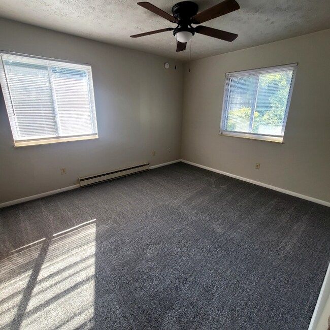 Photo - 1804 Woodlawn Ave NW