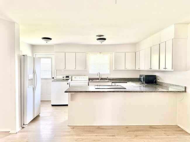6967 Menlo Dr