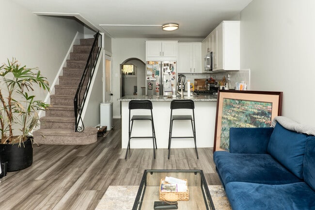 Photo - 1230 Mercy St