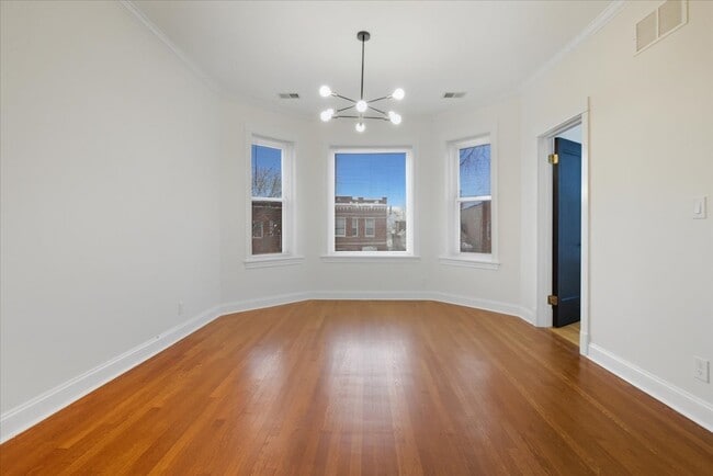 Photo - 2441 N Avers Ave