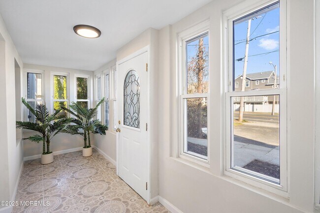 Photo - 203 Shore Dr