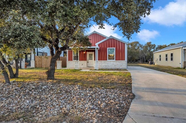 Building Photo - 904 Central Blvd Rental