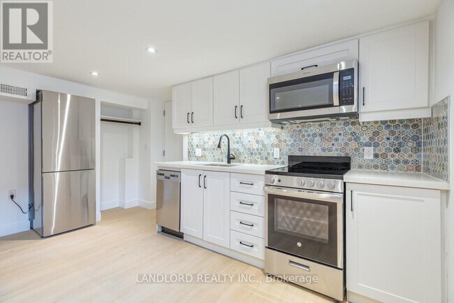 Photo - 429 Brock Ave Unit Lower