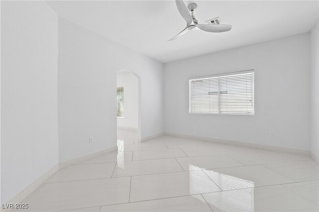 Building Photo - 3004 Sun Lake Dr Rental