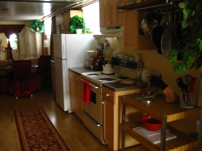 Building Photo - 2732 Eldridge Ave Unit Suite #101