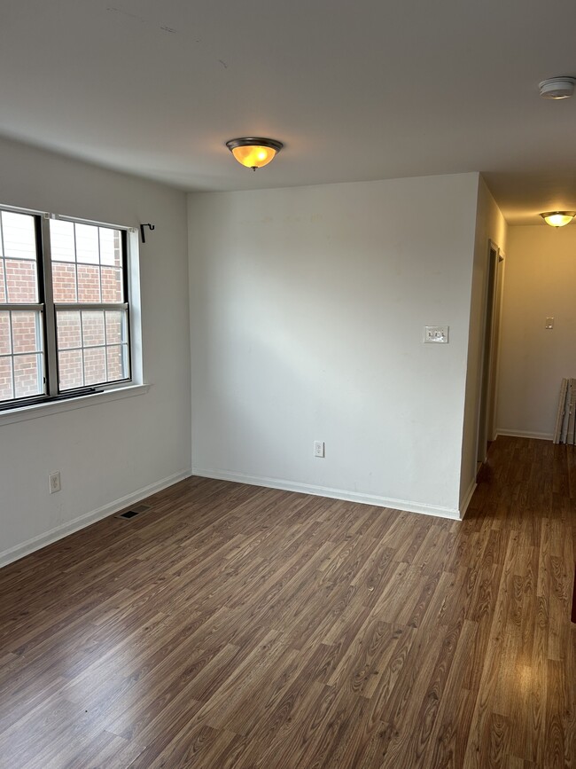 Photo - 807 Christopher Pl Unit B