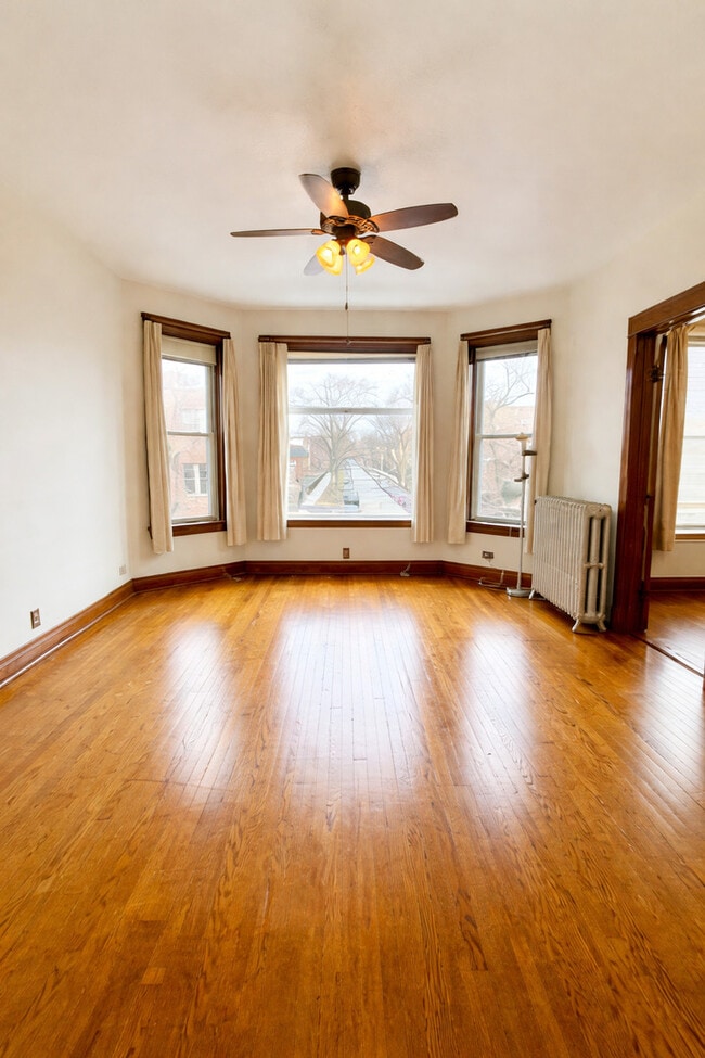 Photo - 2729 W Hirsch St Unidad 2