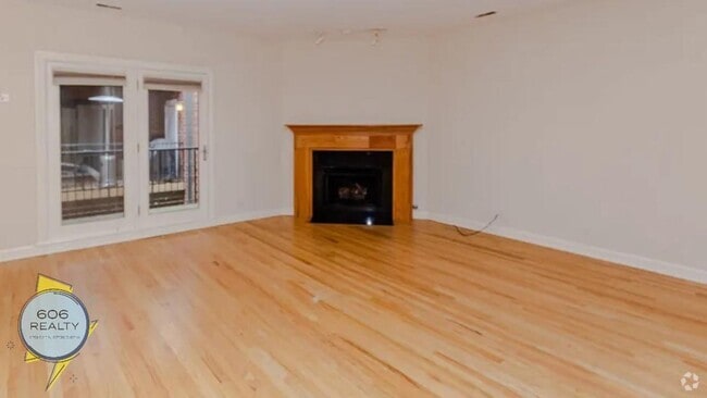 Building Photo - 3349 N Clark St Rental