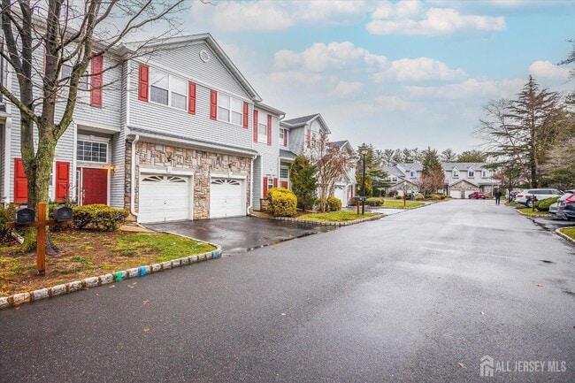 Photo - 32 Catherine Ct