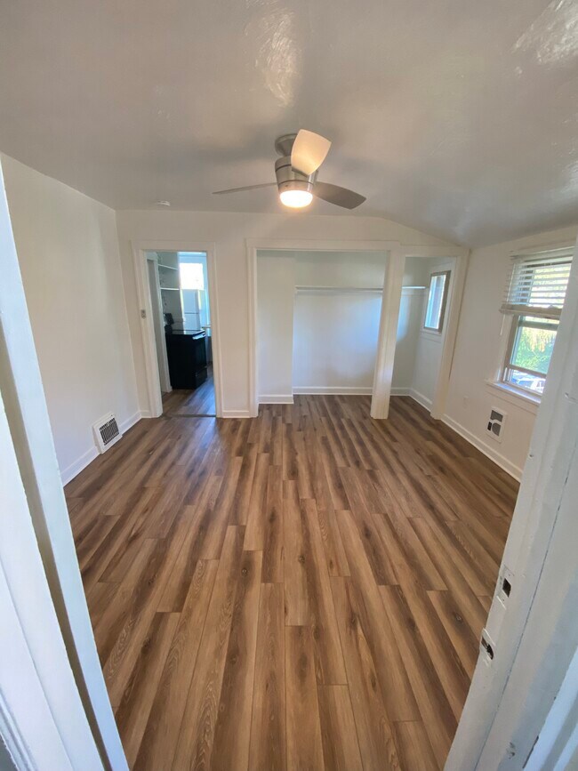 Main Studio Area - 1524 W Dean Ave Unit #4