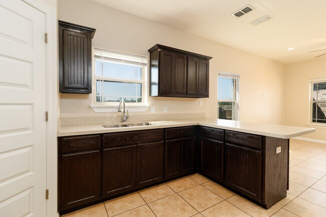 2706 E Garfield Ave Unit 3