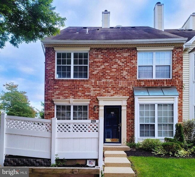 Building Photo - 219 Kempsey Dr Rental