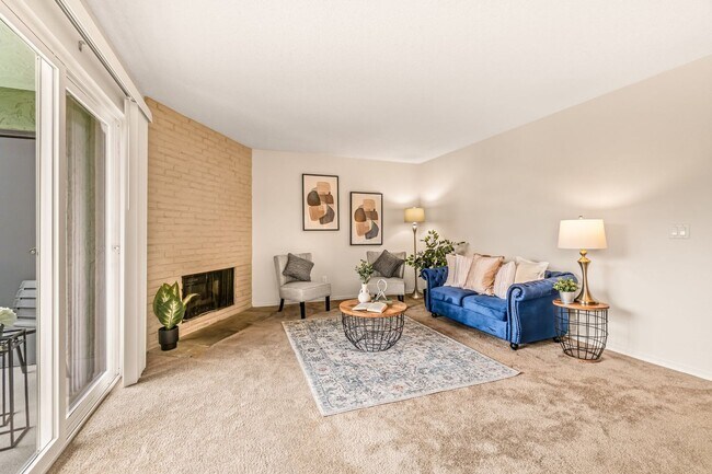 Photo - 2 Bedroom 1 Bathroom Lakeside Unit!