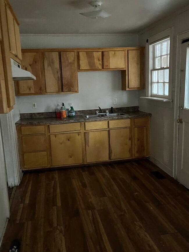 Photo - 808 Jaycee Terrace