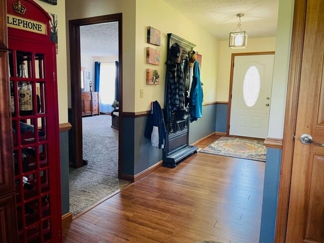 Photo - 806 Foxfire Rd