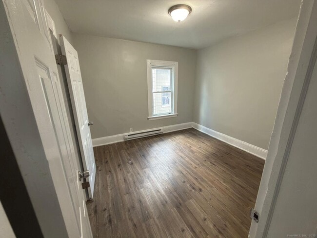 Building Photo - 352 Benham Ave