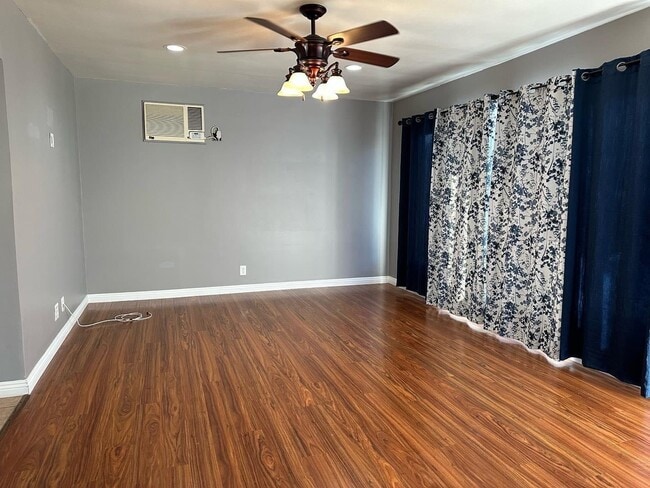 Building Photo - Ronan Unit 1233