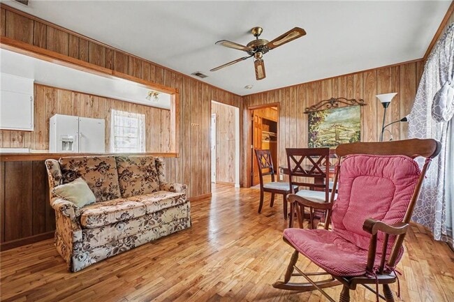 Photo - 3944 Fairburn Rd