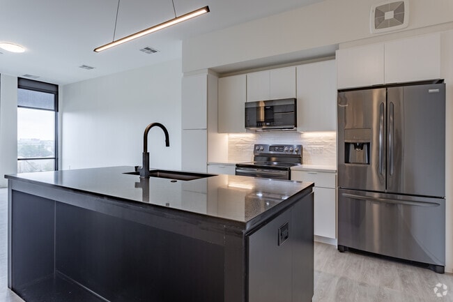 1BD, 1BA - 728SF