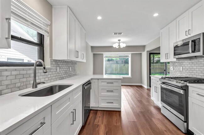 Photo - 4805 Gerona Dr