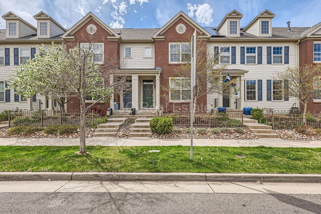 Building Photo - 2241 Valentia St