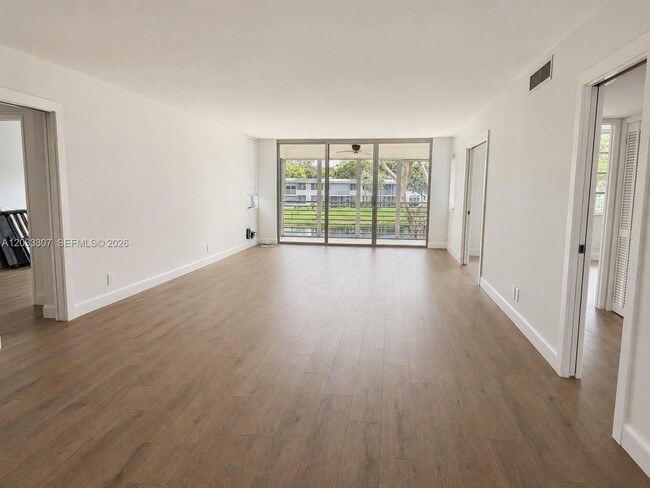 Photo - 4261 W Palm Aire Dr Unit 202