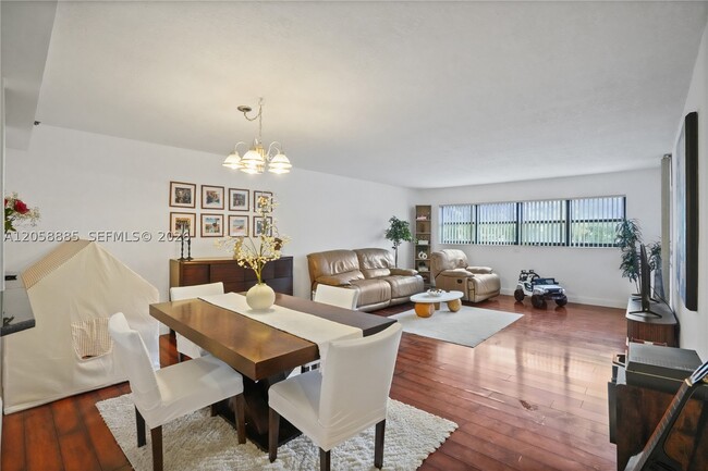 Building Photo - 3200 Port Royale Dr N Unit 210