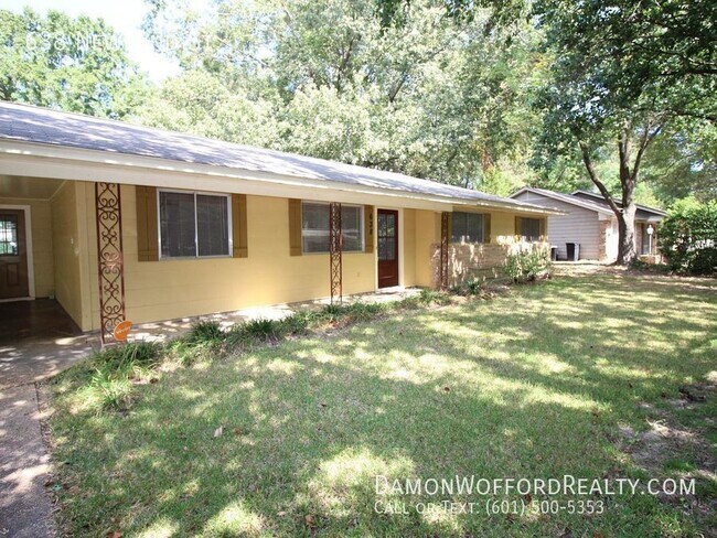 638 Newland St - 638 Newland St House