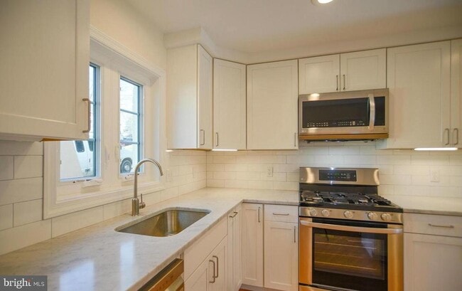 Photo - 2503 Holman Ave