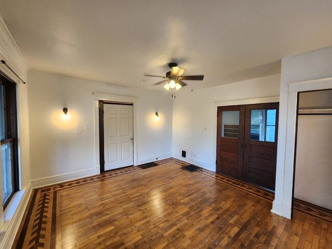 Photo - 2 Kitchens & 2 Bathrooms