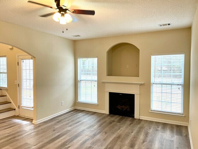 Photo - Welcome to this stunning two-story home located in the vibrant community of Newnan, GA.