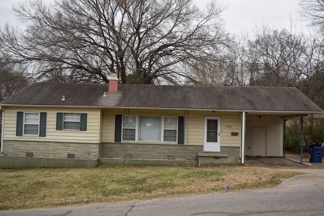 Cozy Comfort in a Great Location: Spacious... - Cozy Comfort in a Great Location: Spacious... House