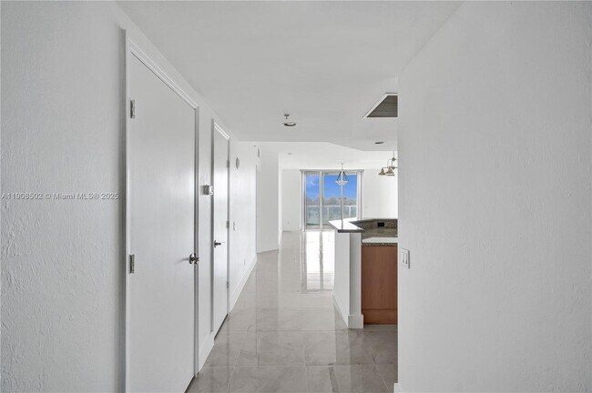 Photo - 14951 Royal Oaks Ln Unidad 806