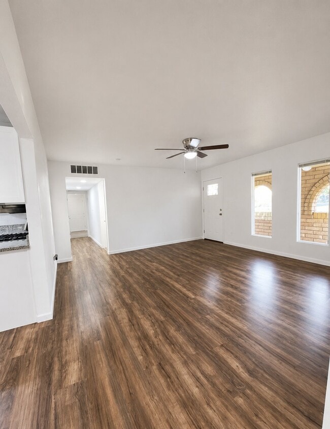 Photo - 2533 S Olivia Ave