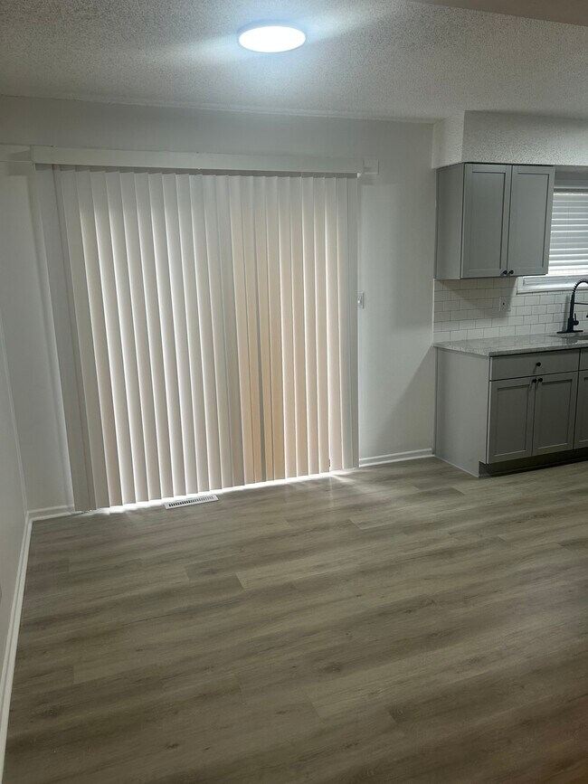 Photo - 3803 NE Colonial Dr Unit 3803