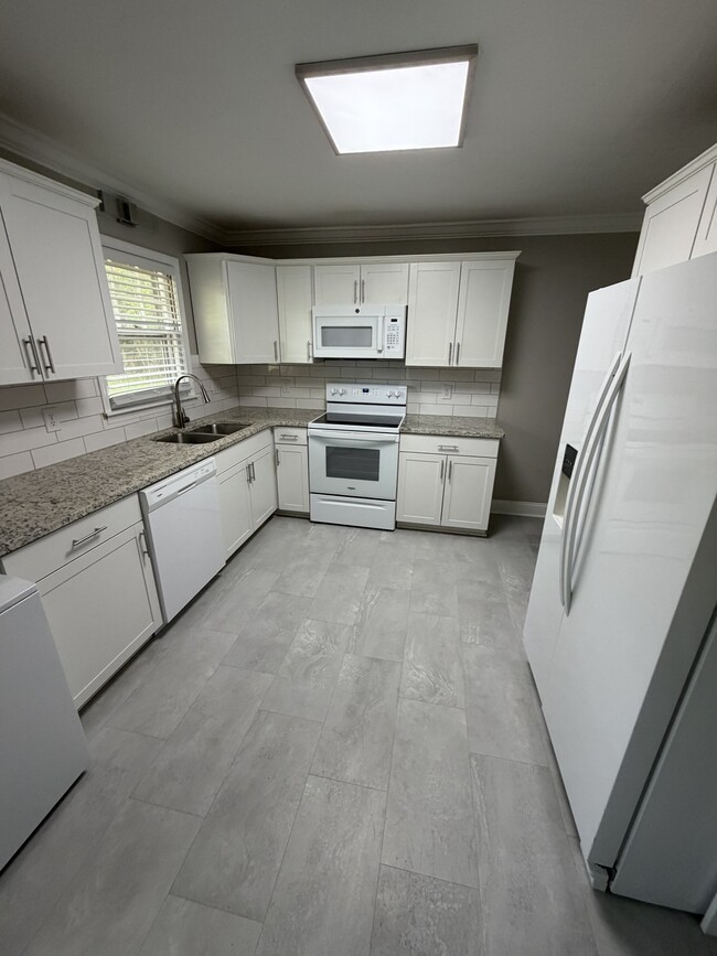 Photo - 2510 Catherine St