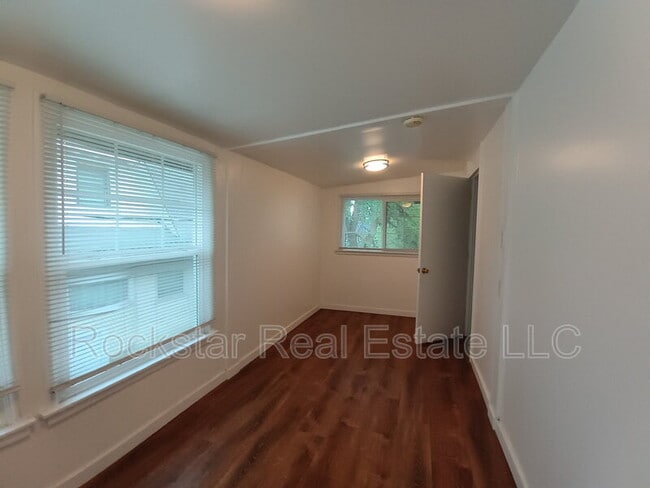 Photo - 1524 W Gardner Ave Unit 3