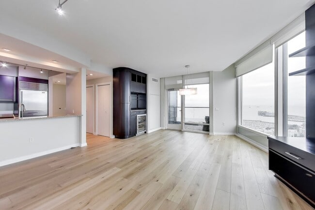 Photo - Luxury High-Rise Living | Stunning Bay Bridge Views from the 31st Floor