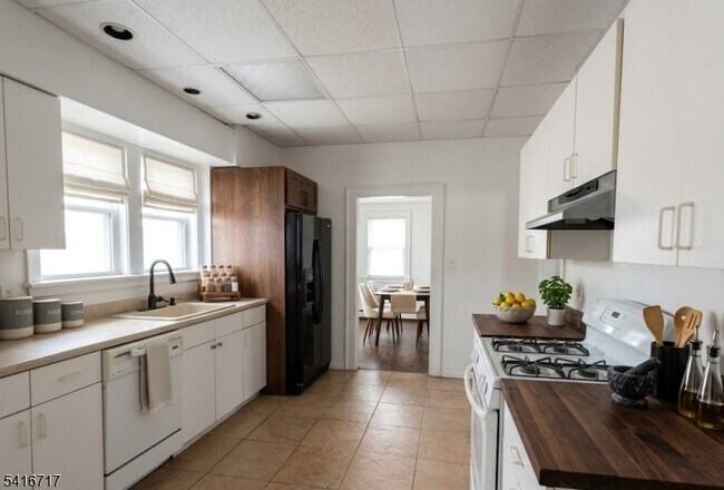 Photo - 244 W Scott Ave