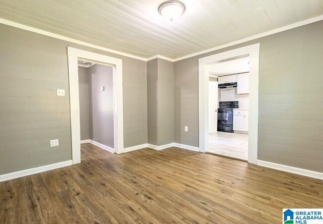 Photo - 2207 4th E Pl