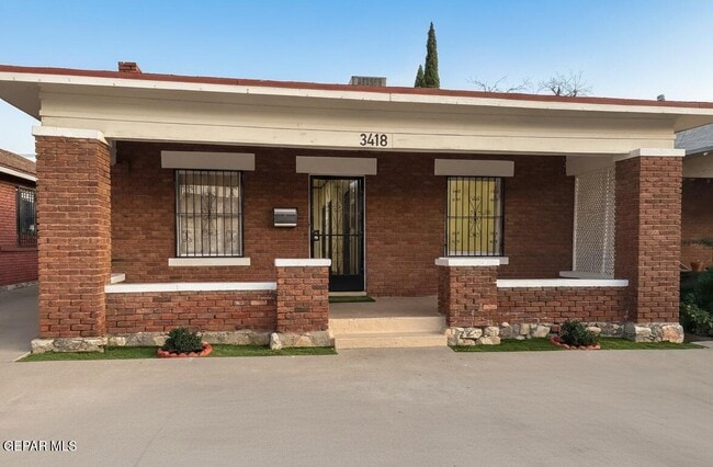 Building Photo - 3418 Pershing Dr