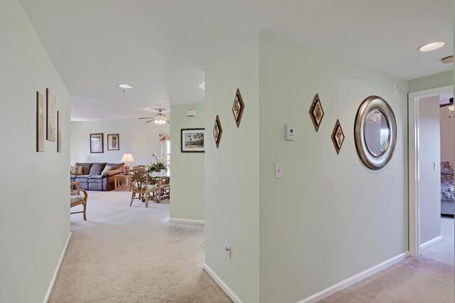 Photo - 800 Uno Lago Dr Unit 305
